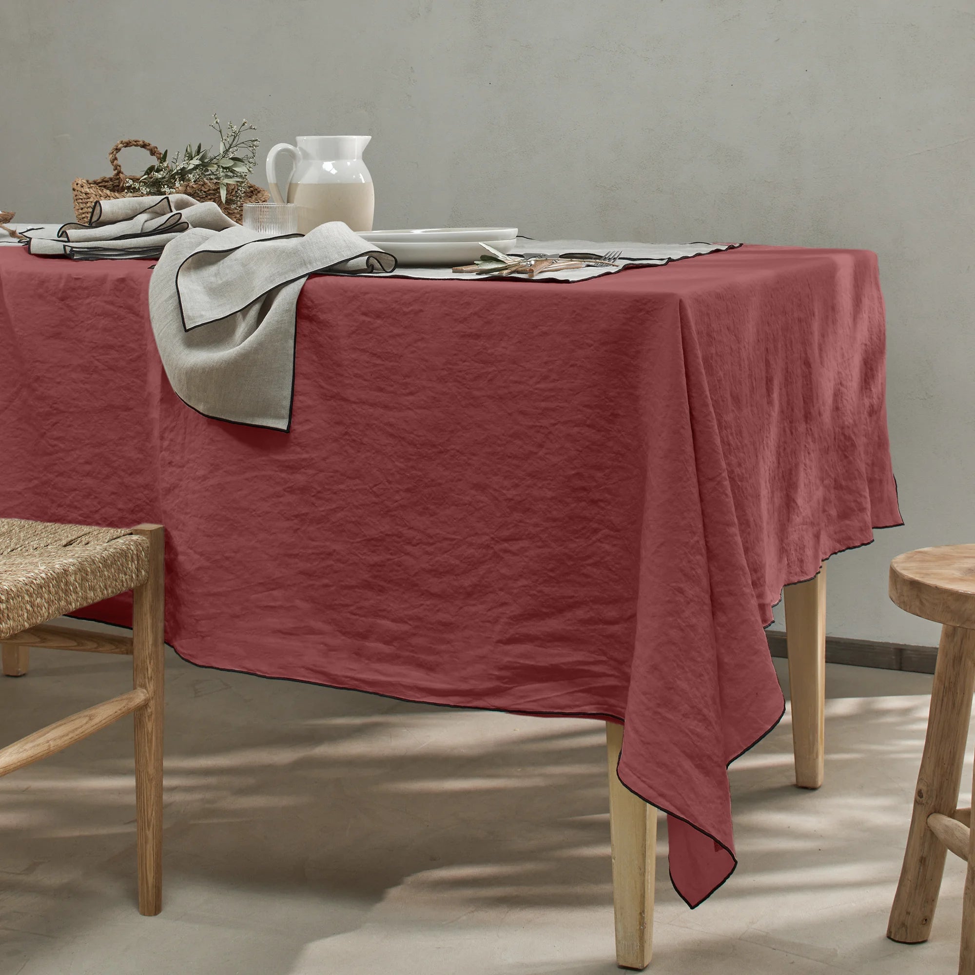 Linen Bourdon Edge Table Napkins Set
