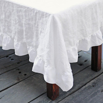 What linen tablecloth depending on the occasion?