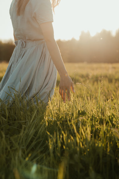 Choose a short linen dress according to your morphology