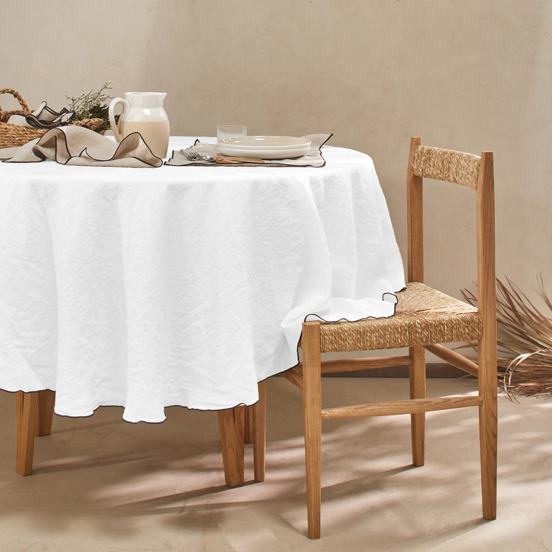 nappe ovale bordée en lin sur mesure blanc optique
