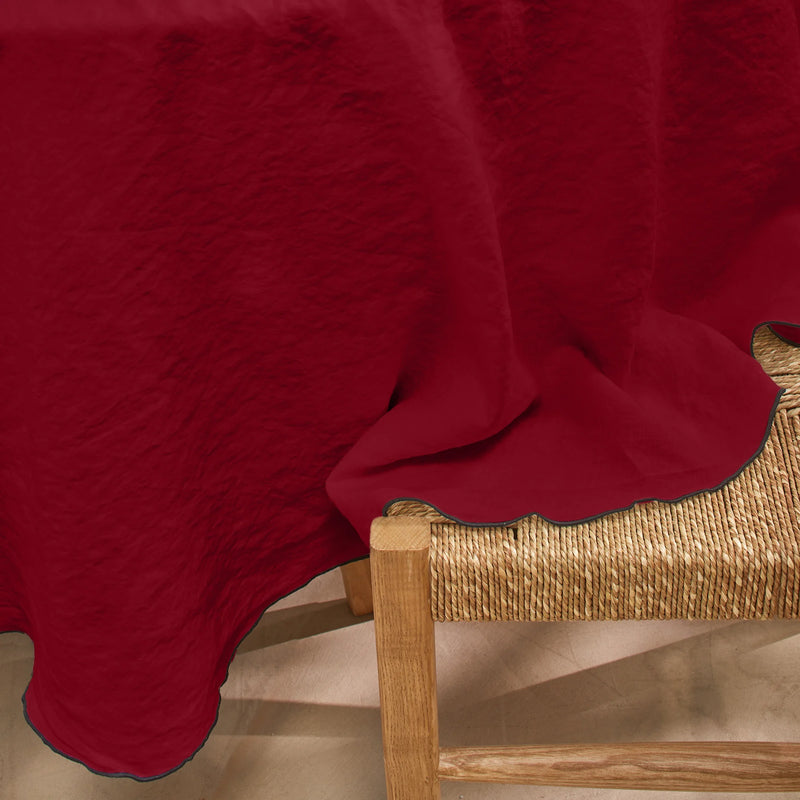 nappe ovale sur mesure en lin sur mesure bordée bordeaux