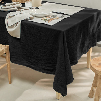 Nappe sur mesure en lin avec bourdon encre noire