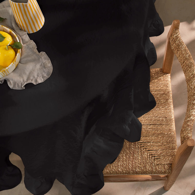 Nappe ovale en lin a volant encre noire