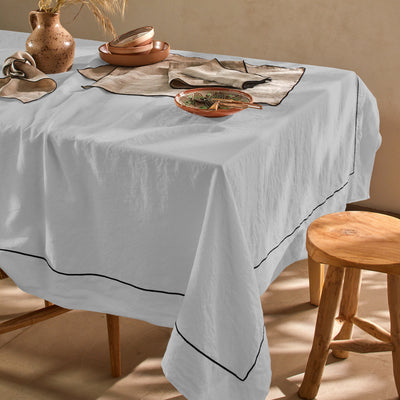 Nappe en 100% lin sur mesure avec bordure bourdon gris minéral