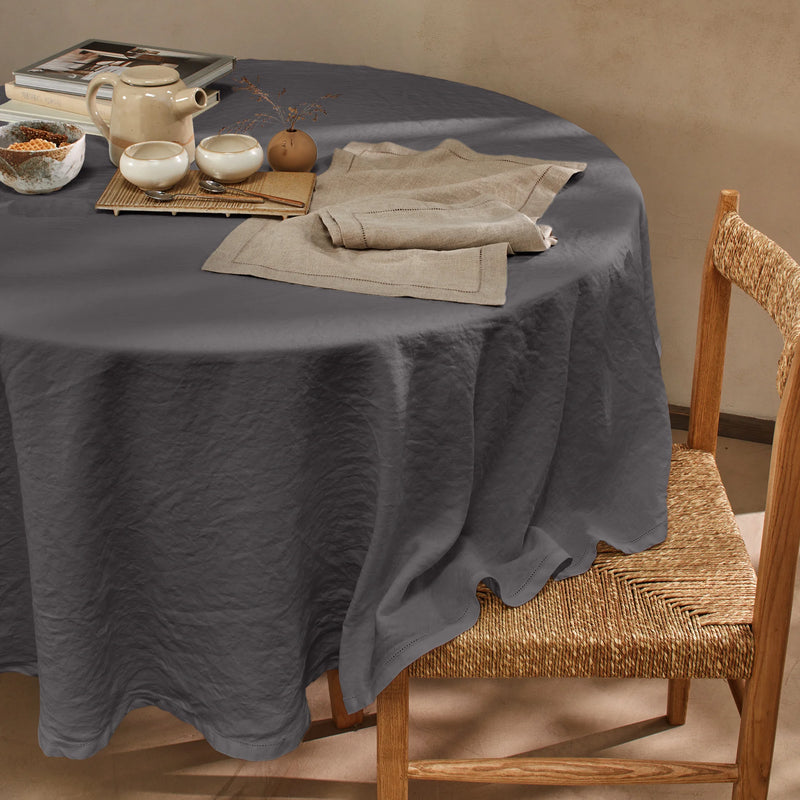 Nappe ronde sur mesure en lin ajouré gris plomb