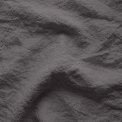 Swatch pour chemin de table lin lavé à volants gris plomb