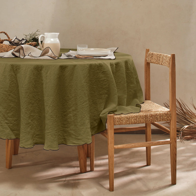 nappe ovale bordée en lin sur mesure vert olive
